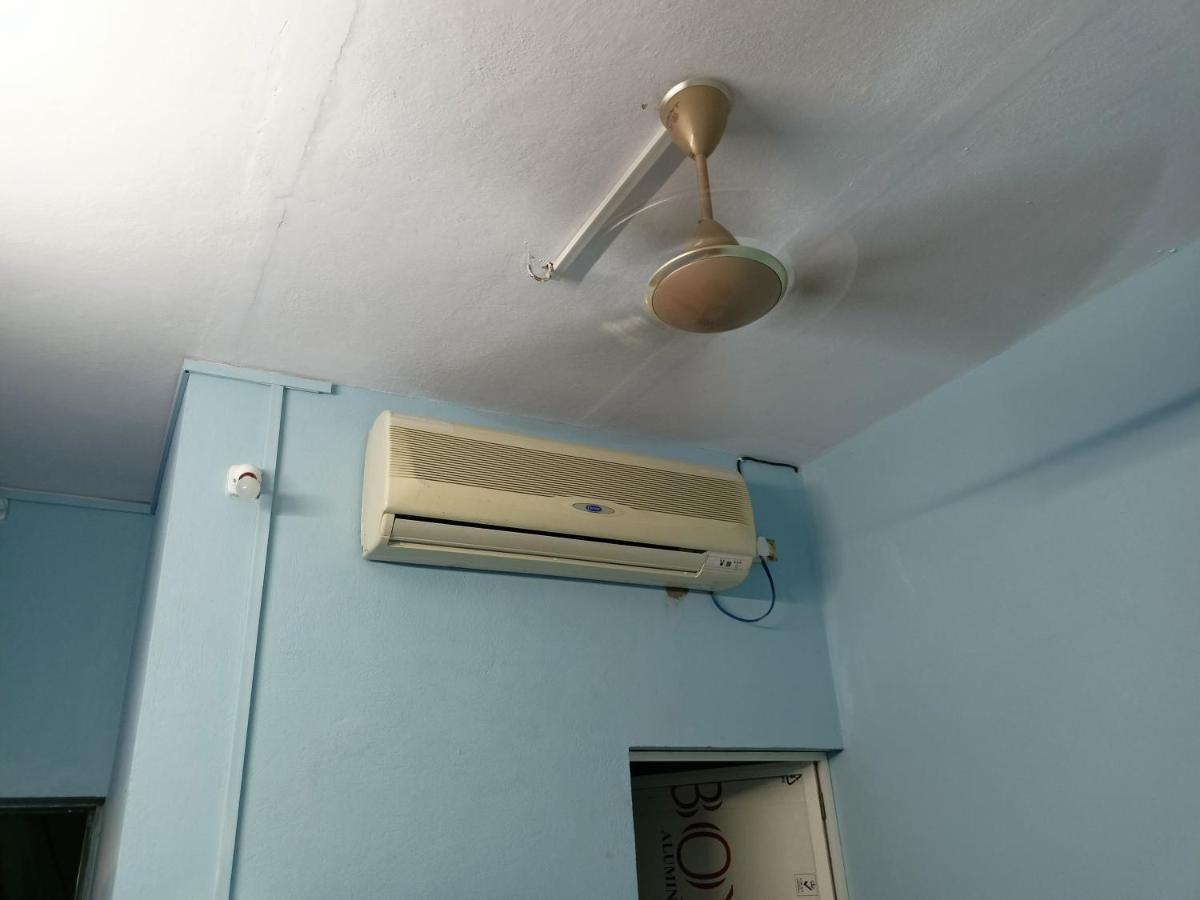 Baba Guest House Ujjain Esterno foto