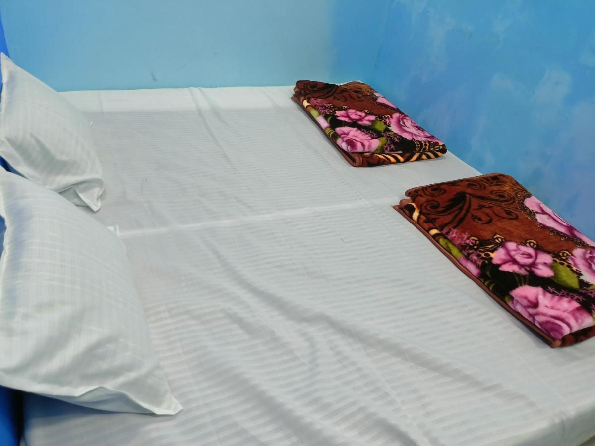 Baba Guest House Ujjain Esterno foto